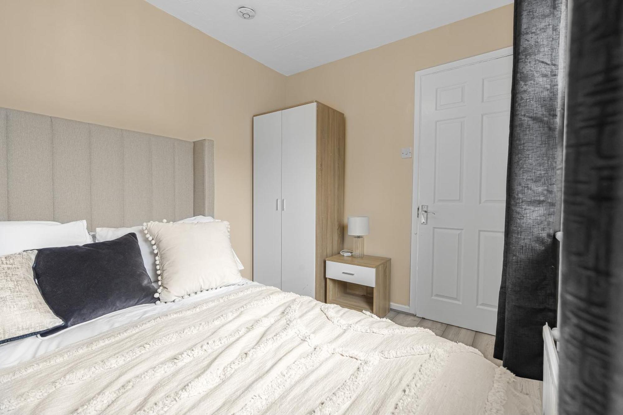 Serviced - For Families Or Corporate Appartement *
